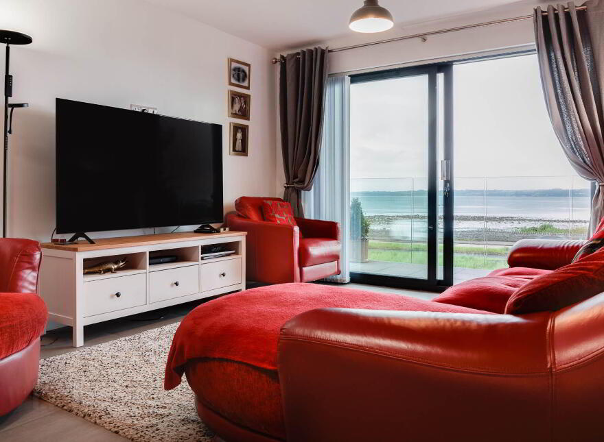 Apt 5 The Tides, Carrickfergus, BT38 8GN