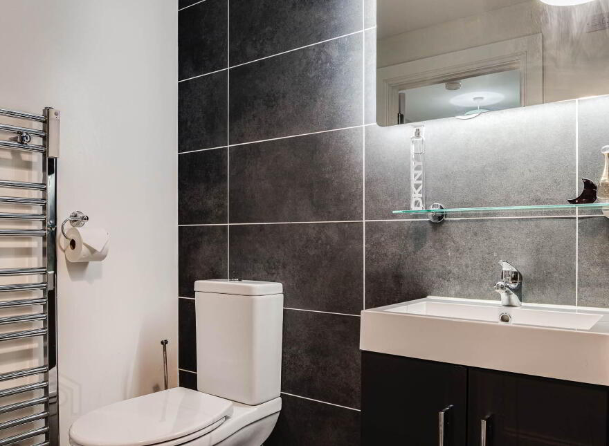 Apt 5 The Tides, Carrickfergus, BT38 8GN