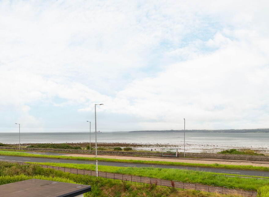 Apt 5 The Tides, Carrickfergus, BT38 8GN