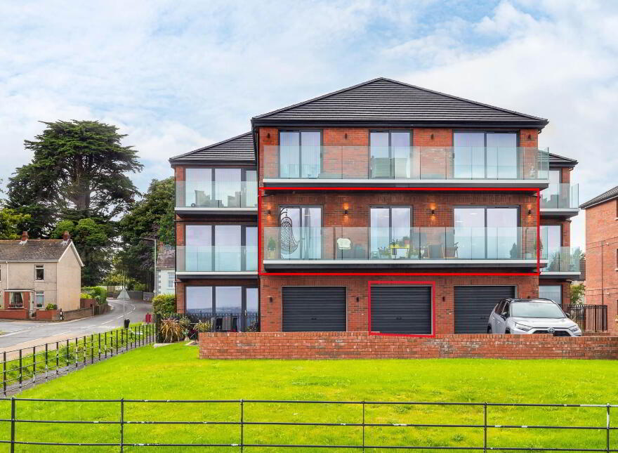 Apt 5 The Tides, Carrickfergus, BT38 8GN