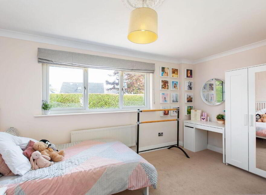 21 Bramble Glade, Ashford, A67CX24