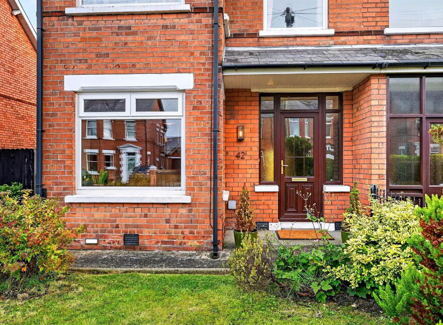 42 Pommern Parade, Belfast, BT6 9FY