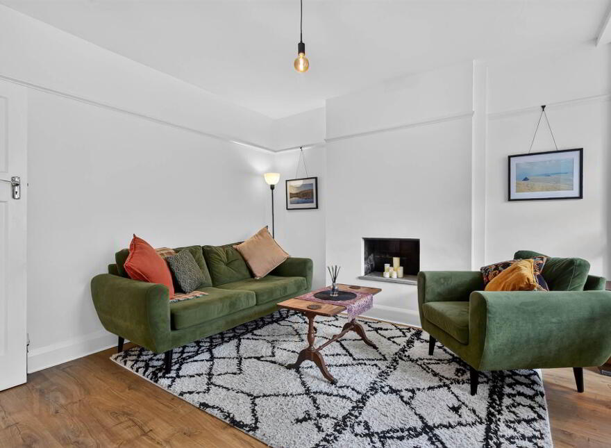 42 Pommern Parade, Belfast, BT6 9FY