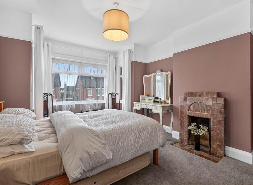 42 Pommern Parade, Belfast, BT6 9FY