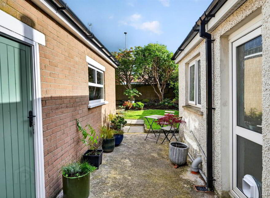 42 Pommern Parade, Belfast, BT6 9FY
