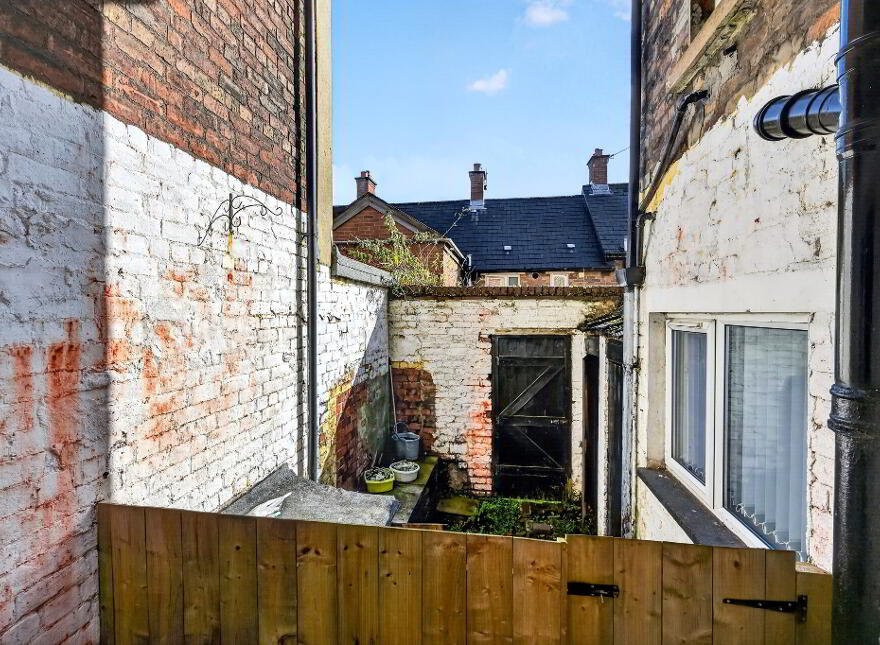 18 Woodvale Avenue, Belfast, BT13 3EW