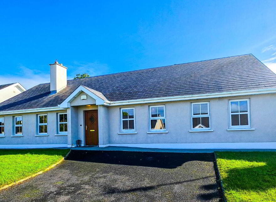 38 Greenhills Drive, Knockcroghery, F42WK12