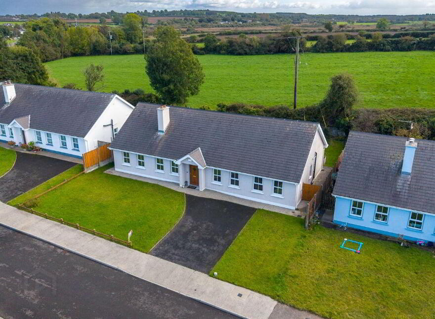38 Greenhills Drive, Knockcroghery, F42WK12