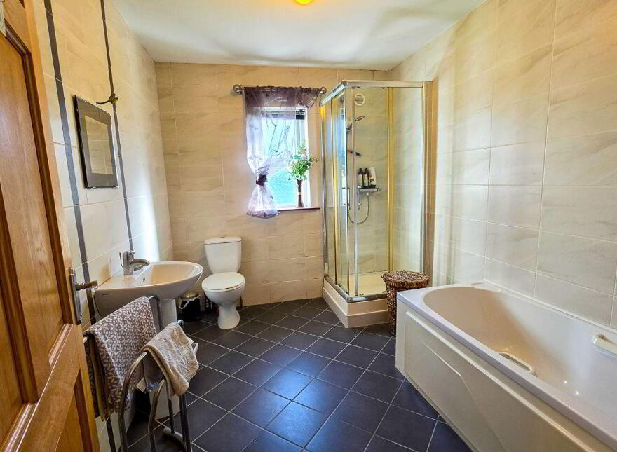 38 Greenhills Drive, Knockcroghery, F42WK12
