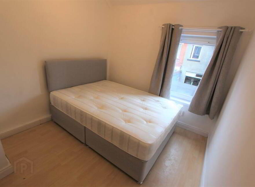 27 Whitehall Parade, Belfast, BT7 3GX