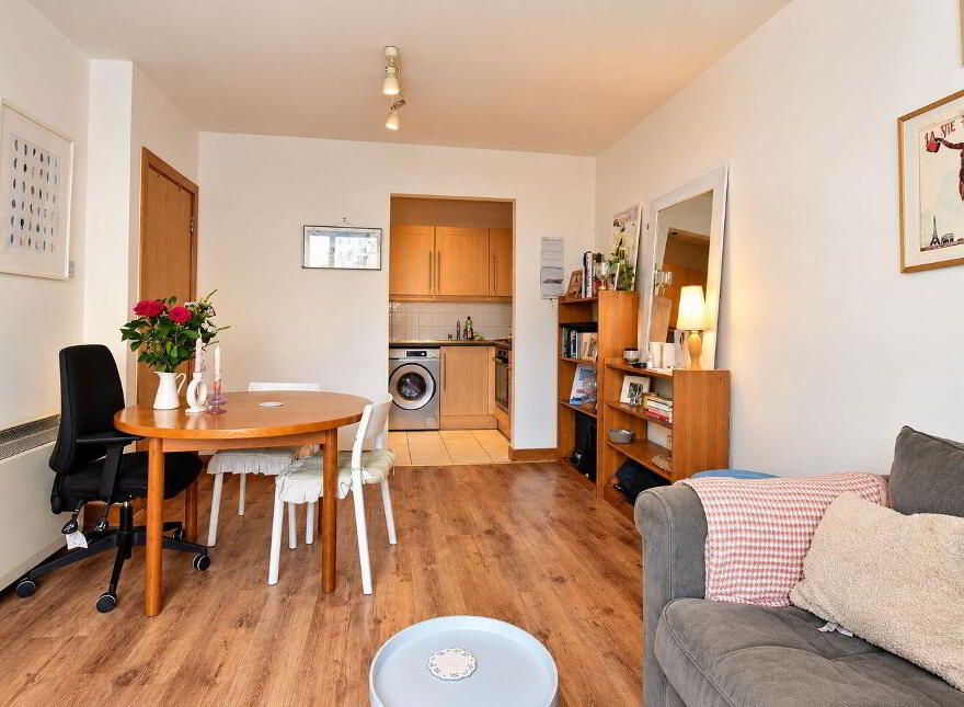 Apartment 84 Block 3 Parkgate Place, Parkgate Street, Dublin 8, D08C7F2