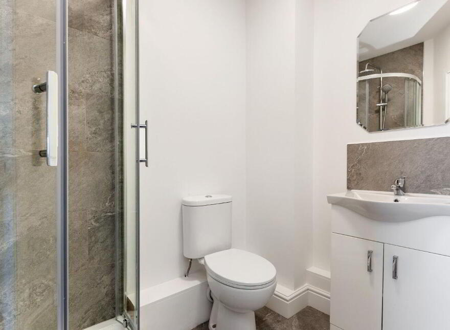 29 Bradogue Court, Annamoe Road, Dublin 7, D07E098
