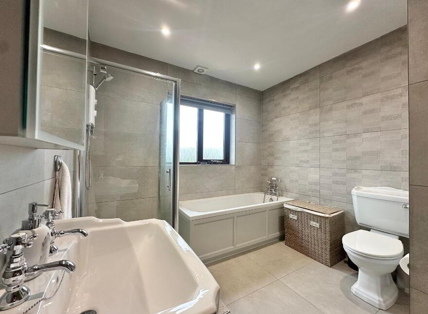 48 Mansefield Heights, Portglenone, BT44 8JR