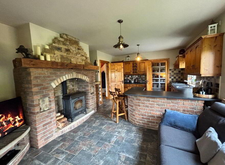 The Claddagh, Hillhead, Kilmacrenan, F92NX05