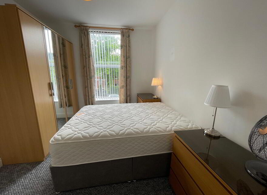 Apt 2 35, 22 Eglantine Avenue, Belfast, BT9 6DX