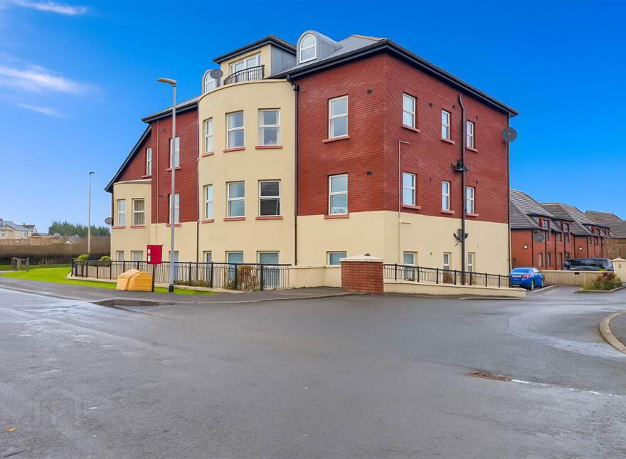 8 Baronscourt Manor, Carryduff, Belfast, BT8 8FF