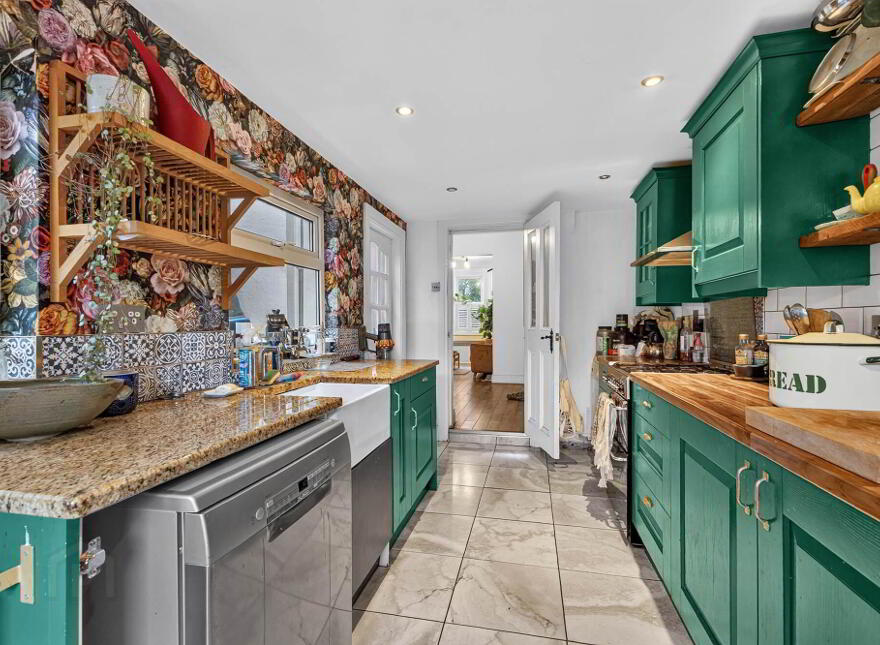5 Belvoir Park, Lisburn, BT28 1TZ