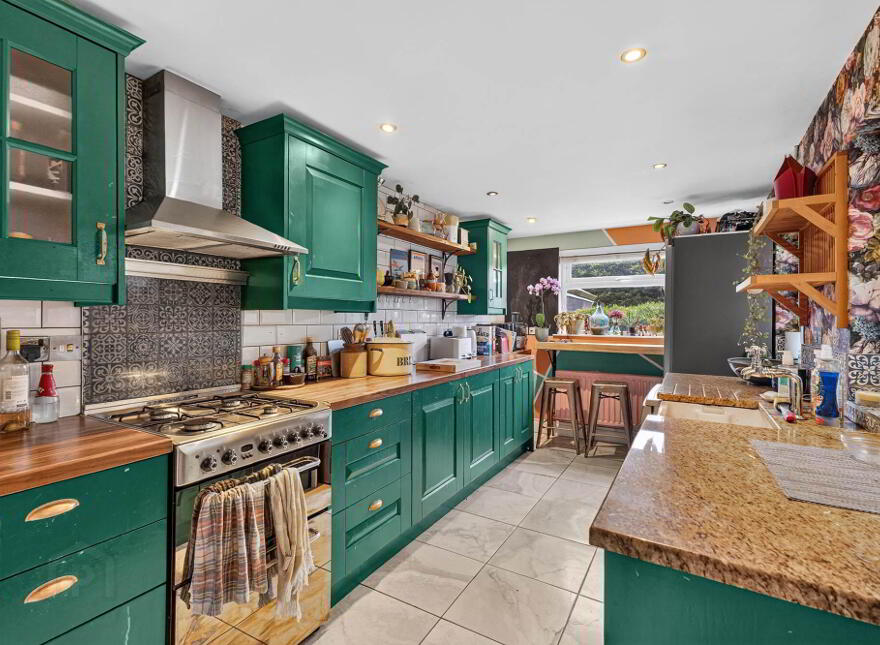 5 Belvoir Park, Lisburn, BT28 1TZ