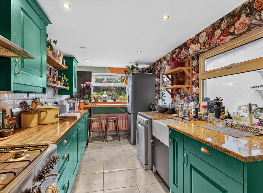 5 Belvoir Park, Lisburn, BT28 1TZ