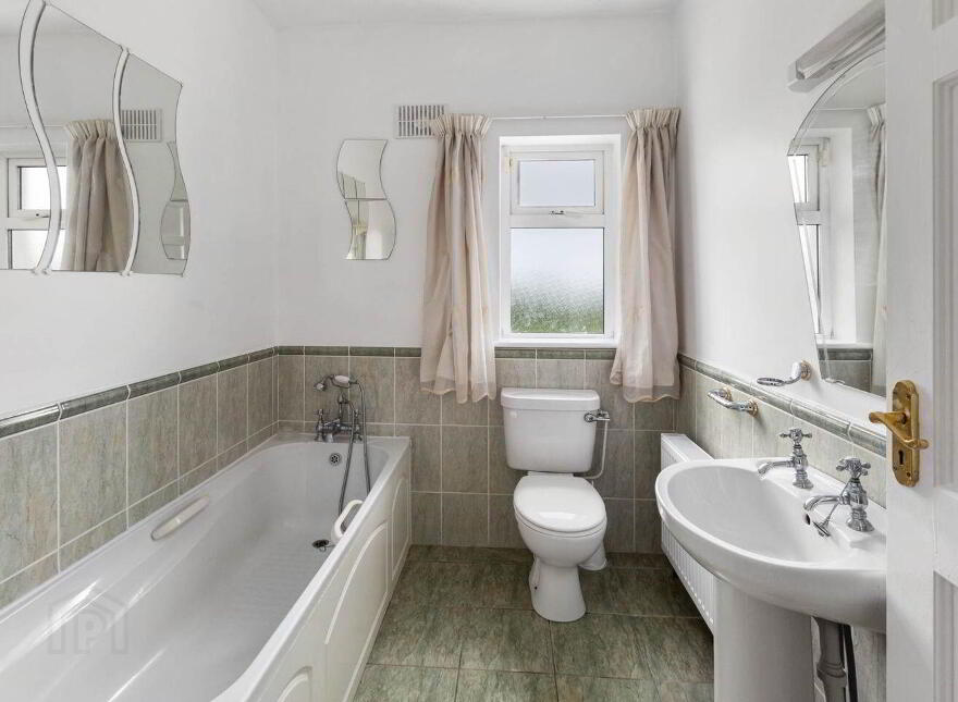 6 Beechwood Park, Tinahely, Y14YR61