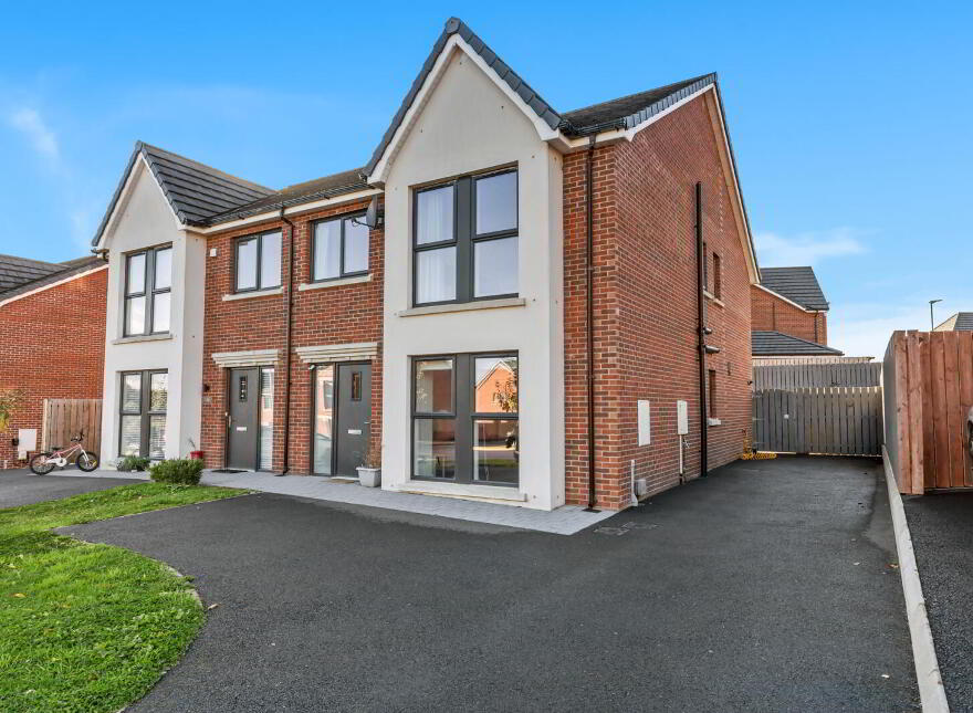 38 Baronsgrange Road, Carryduff, Belfast, BT8 8GL