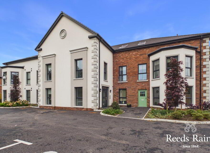 Apt 10, 132 Hillsborough Road, Lisburn, BT27 5QY photo
