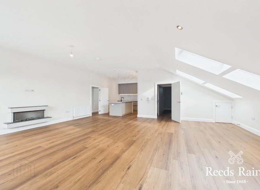 Apt 9, 132 Hillsborough Road, Lisburn, BT27 5QY
