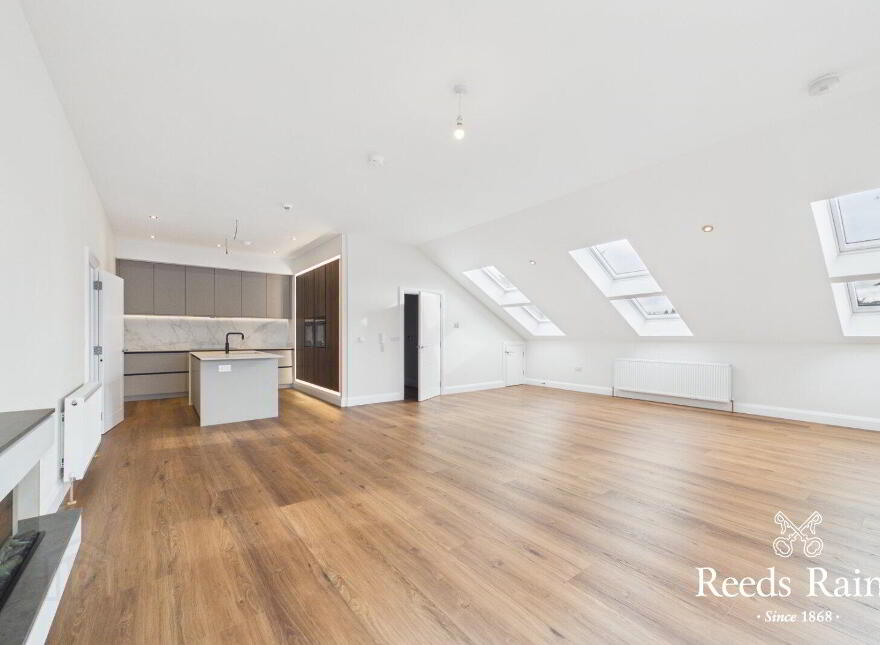 Apt 9, 132 Hillsborough Road, Lisburn, BT27 5QY