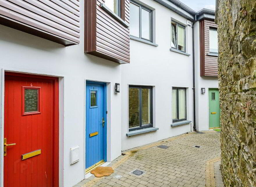 5 The Shambles, Allen Square, Bandon, P72FE06