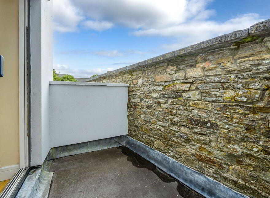 5 The Shambles, Allen Square, Bandon, P72FE06
