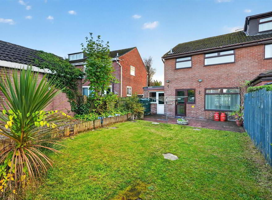 8 Orchardville Gardens, Finaghy, Belfast, BT10 0JX