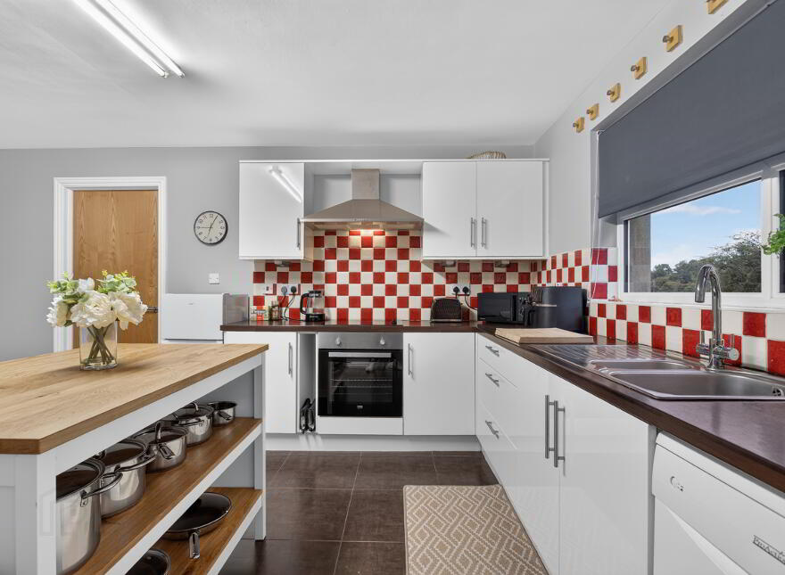 31 Dromona Road, Cullybackey, Ballymena, BT42 1NT