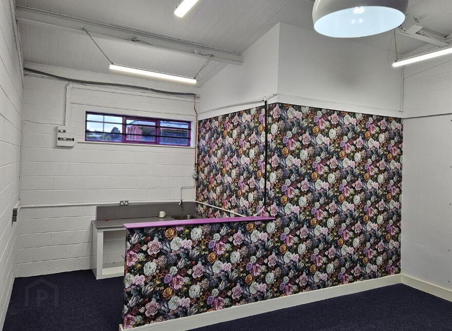 Unit 10, Bandon Shopping Centre, South Main Street, Bandon, P72AE48