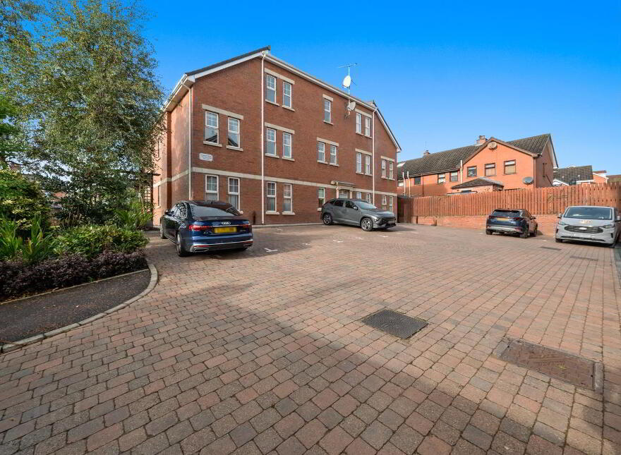 Apt 6 Kinlough House, 2a Stockmans Avenue, Andersonstown, Belfast, BT11 9AS