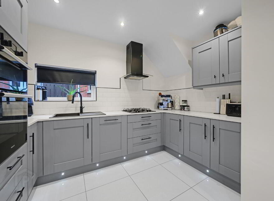 28 Castlemore Avenue, Belfast, BT6 9RF