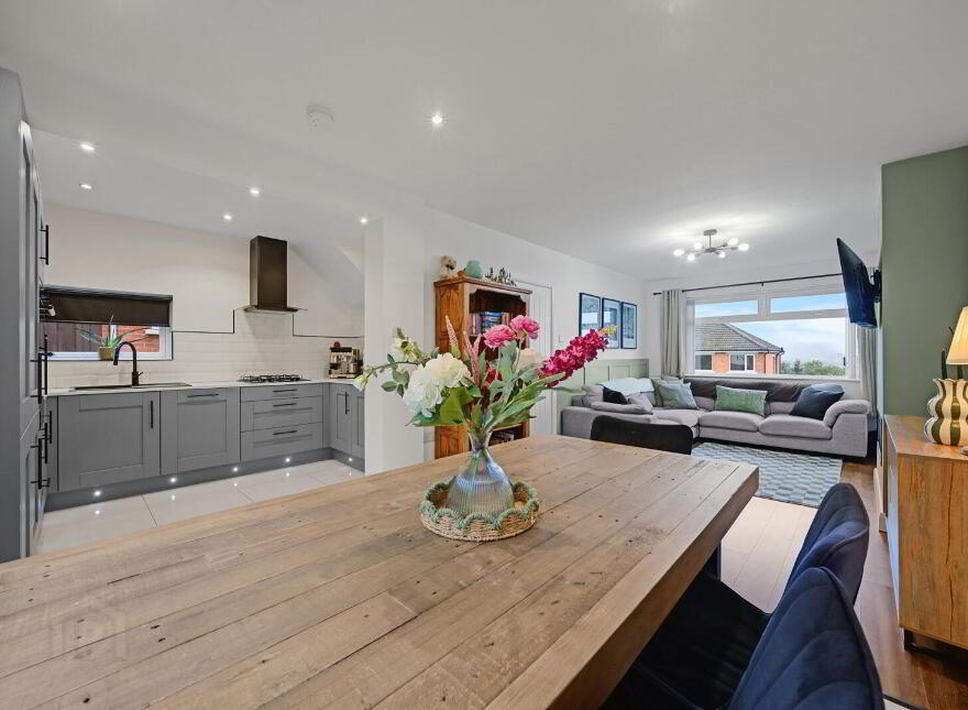 28 Castlemore Avenue, Belfast, BT6 9RF