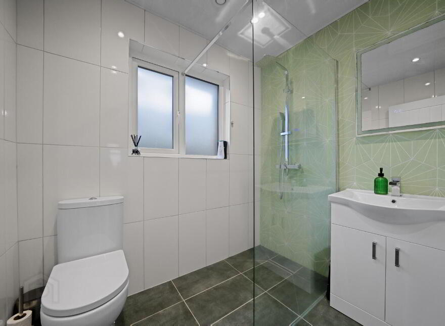 28 Castlemore Avenue, Belfast, BT6 9RF