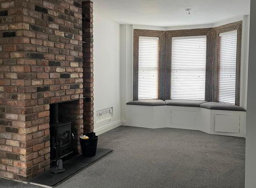 17 Belfast Road, Comber, BT23 5EN