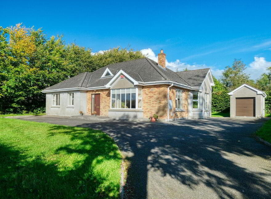 2 Tennis Court Lane, N39R6X0
