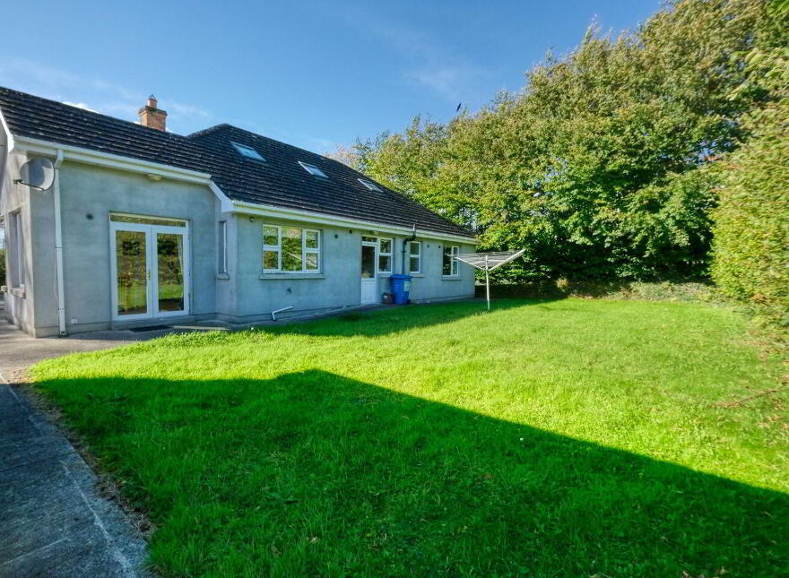 2 Tennis Court Lane, N39R6X0