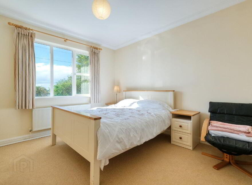2 Tennis Court Lane, N39R6X0
