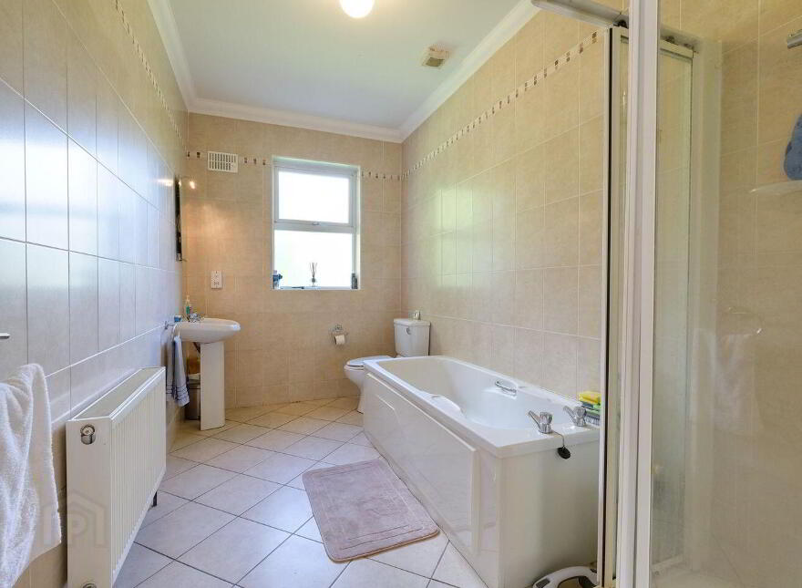 2 Tennis Court Lane, N39R6X0