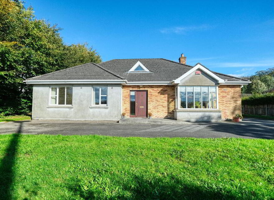 2 Tennis Court Lane, N39R6X0
