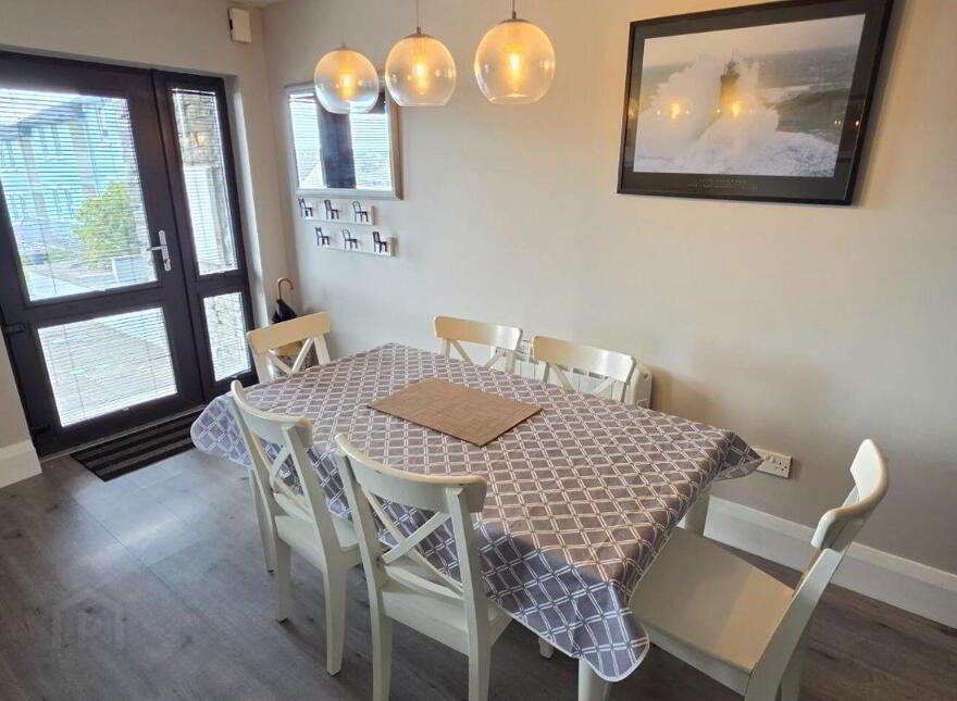 11b Spanish Cove Holiday Apartments, East End, Kilkee, V15W211