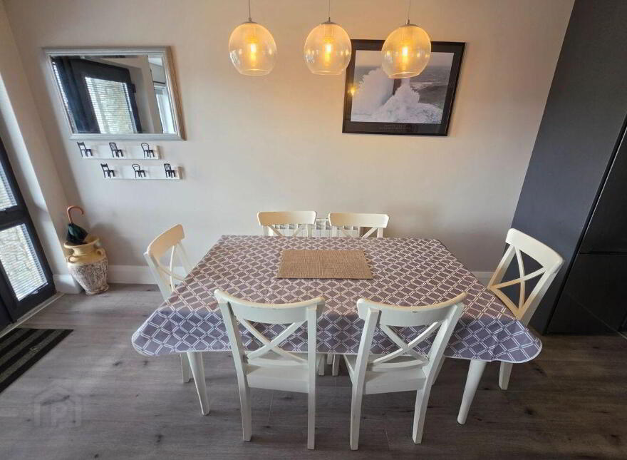 11b Spanish Cove Holiday Apartments, East End, Kilkee, V15W211