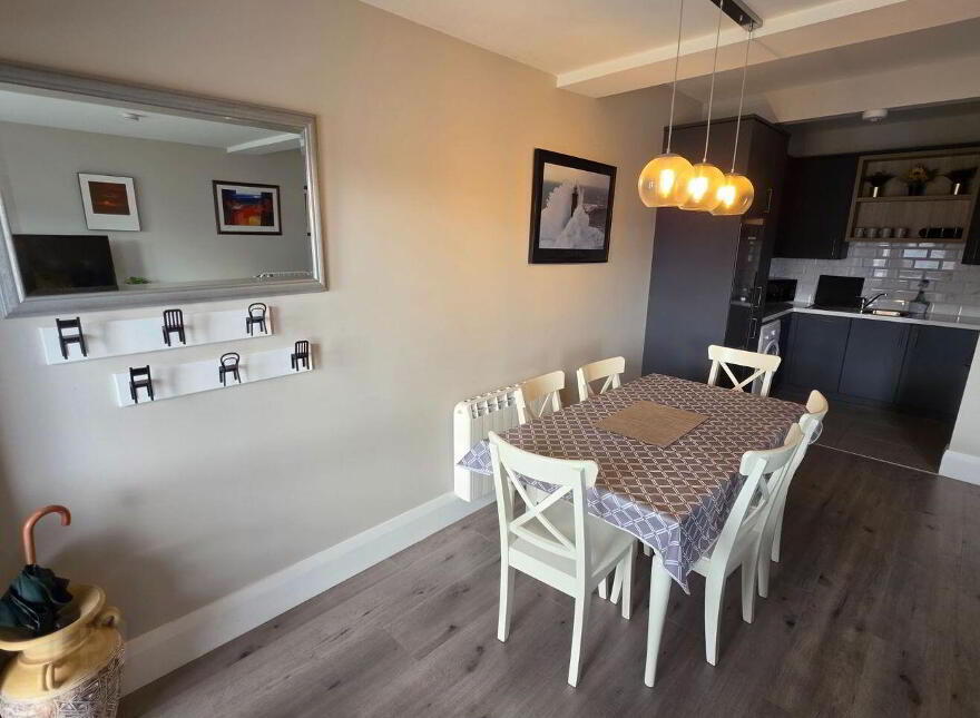 11b Spanish Cove Holiday Apartments, East End, Kilkee, V15W211