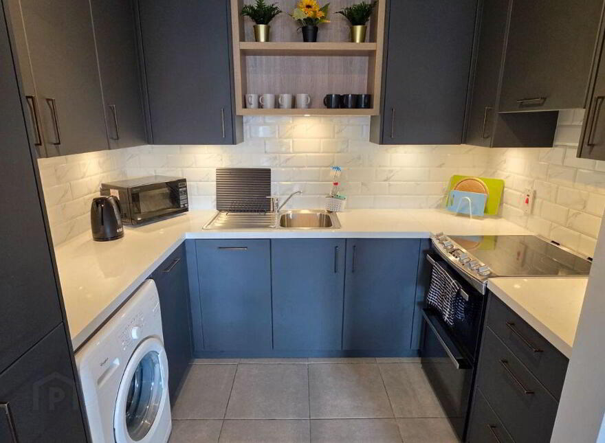 11b Spanish Cove Holiday Apartments, East End, Kilkee, V15W211