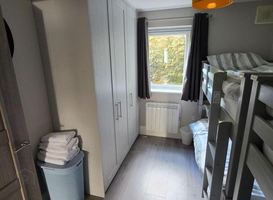 11b Spanish Cove Holiday Apartments, East End, Kilkee, V15W211