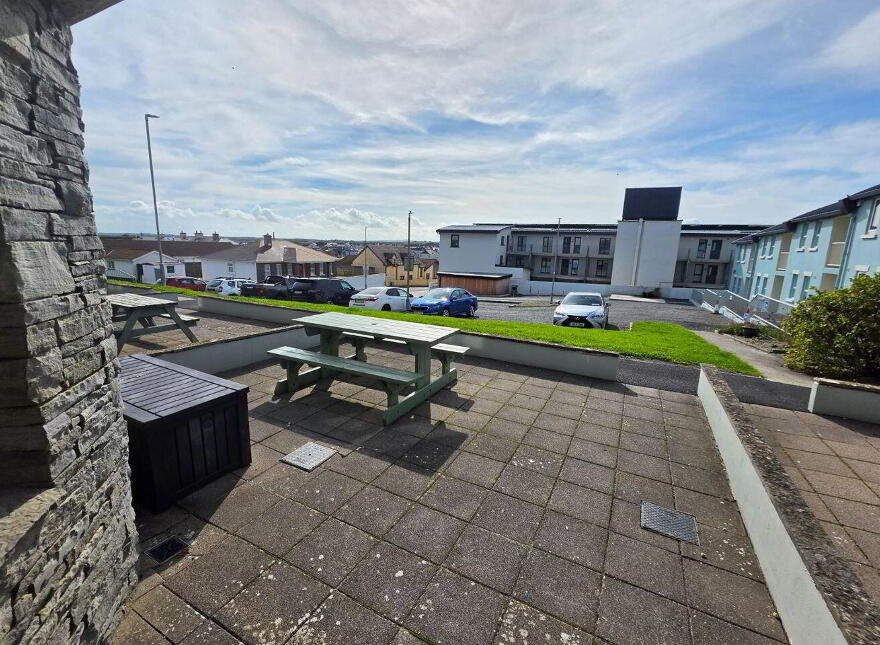 11b Spanish Cove Holiday Apartments, East End, Kilkee, V15W211