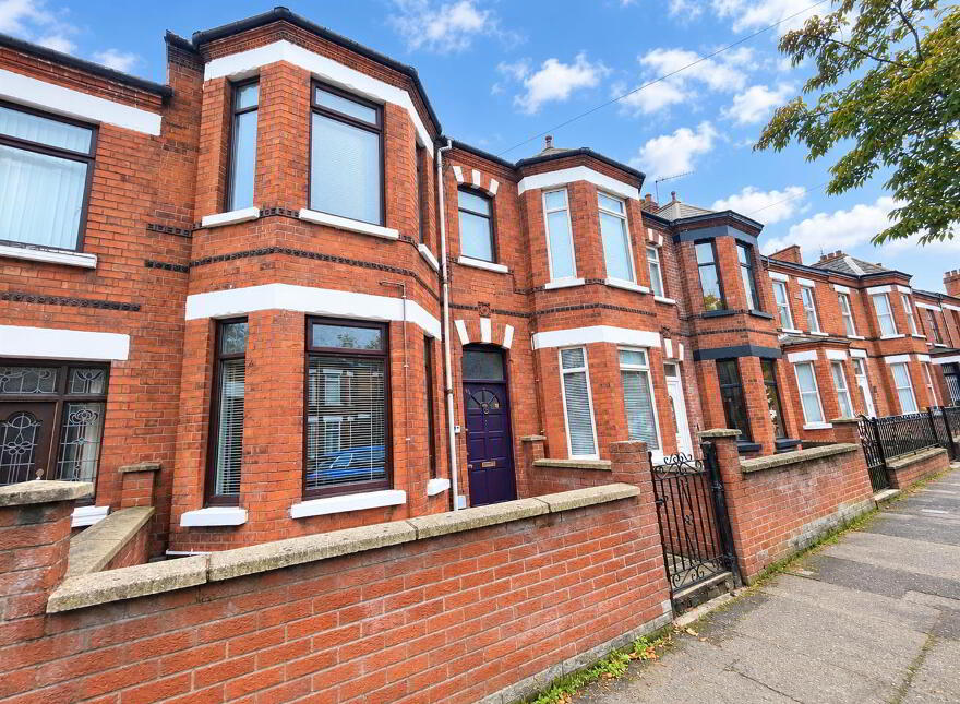 96 Ballygomartin Road, Belfast, BT13 3NE